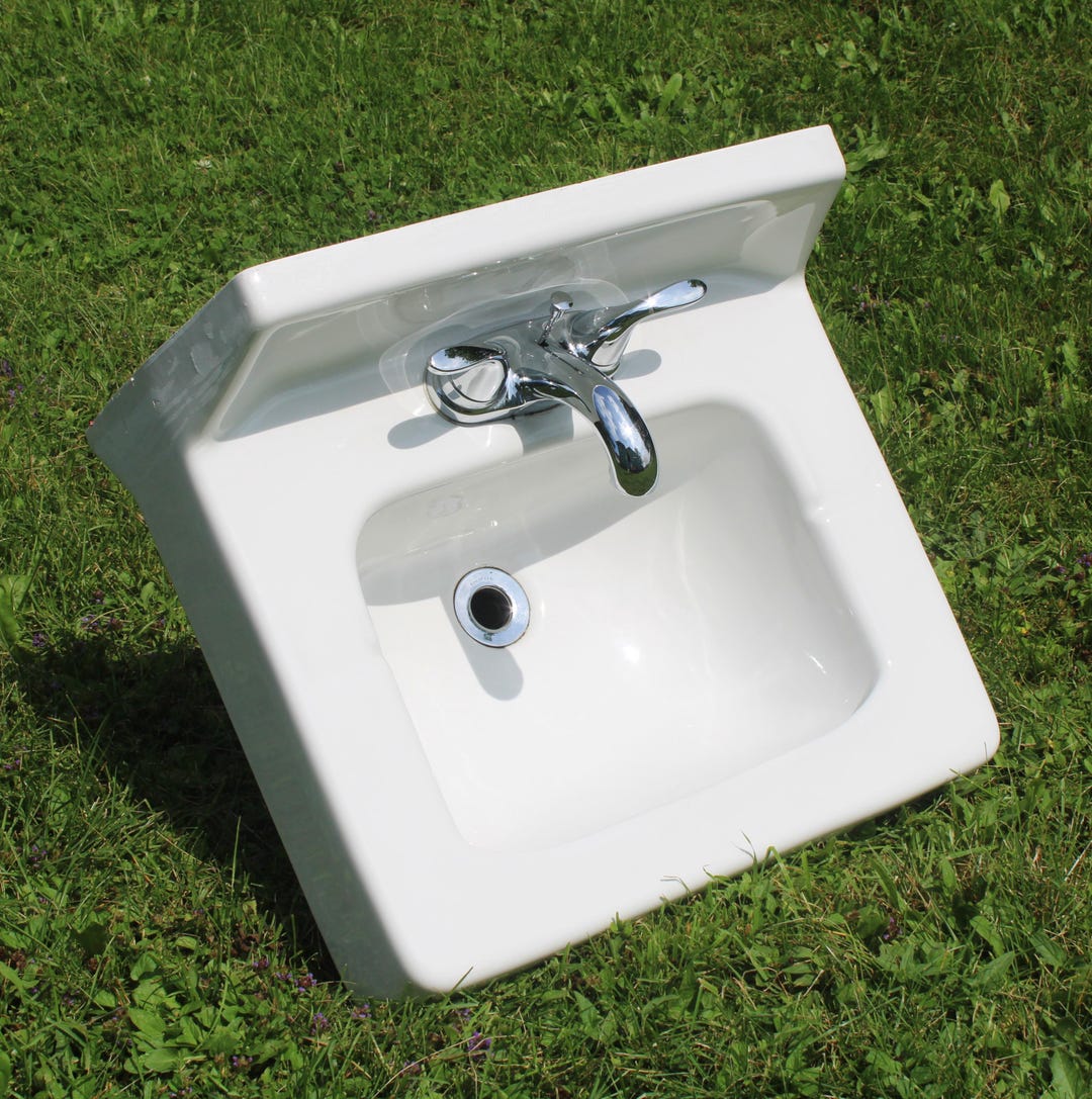 Vintage KOHLER White Porcelain Bathroom Sink 20" X 18" #K2032 W ...
