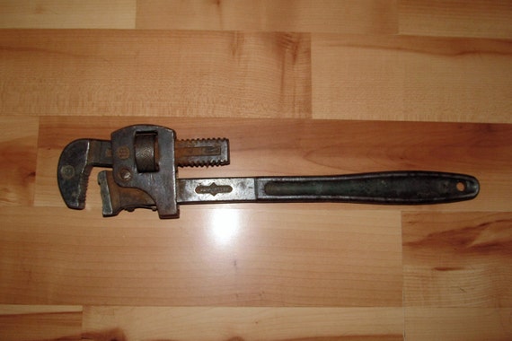 Adjustable Wrench BE-TOOL 10 Pipe Wrench Stilsons Monkey Wrench