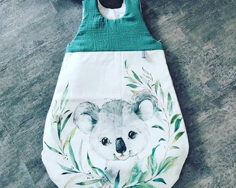 Gigoteuse bébé taille 1 (0 à 6 mois), thème koala et double gaze vert eucalyptus et pois doré, turbulette , cadeau bébé, liste de naissance