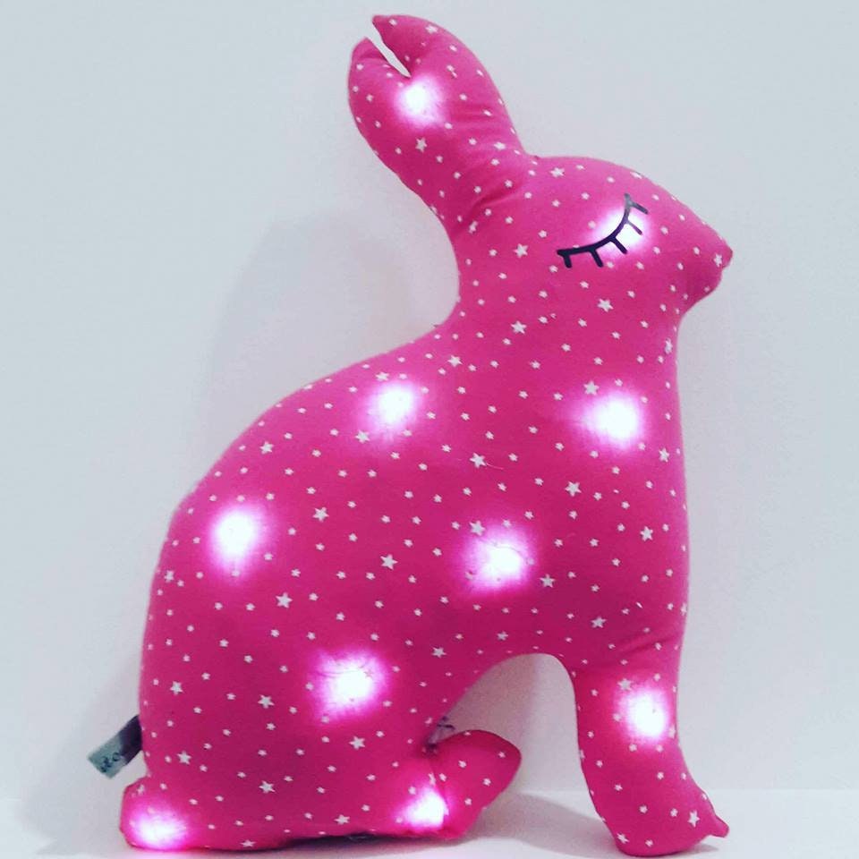 Veilleuse Bébé ou Enfants Décoration Forme Lapin Fushia Étoilées à Personnaliser , Idéal Cadeau de N