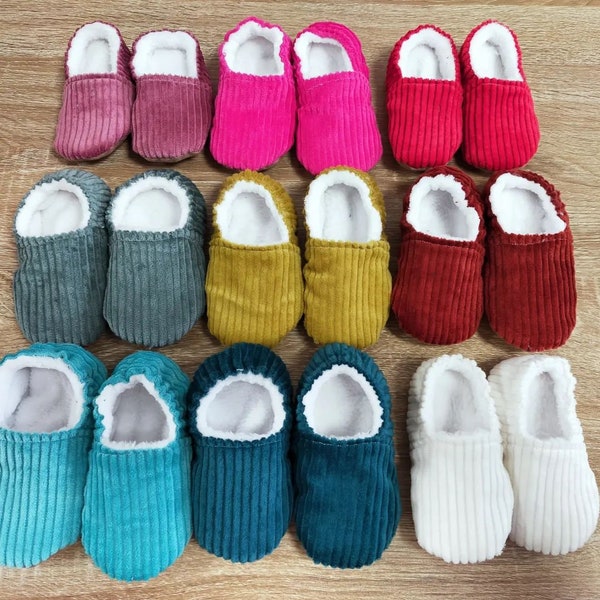 Chaussons bébé version hiver en velour cotelé et interieur fourré, semelle en alcantara, idée cadeau, naissance, fabrication française