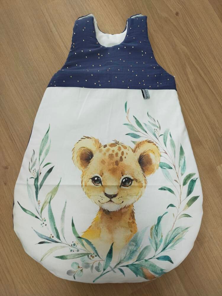 Gigoteuse Taille 0/6Mois Thème Lion et Double Gaze Bleu Nuit Dore, Fabrication Française, Idée Cadea