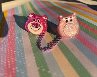 Pig and Bear Sweater Clip