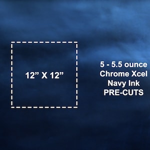 Può includere: Un foglio di vinile Chrome Xcel da 5-5,5 once in inchiostro blu navy, di 12" x 12". Il vinile è pretagliato.