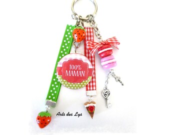 Keyring, Bag jewel, 38 mm "100% MAMAN" badge, macaroons, strawberries, pie slice, keys