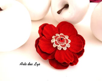 Superbe broche fleur en daim rouge, cœur céramique et cristal de Swarovski - Cuir véritable made in Italie