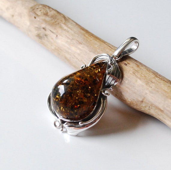 Natural Green Amber Drop Sterling Silver Pendants Natural Green Amber Drop Sterling Silver Pendants