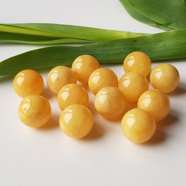 Set of 13 yellow Baltic amber beads, Drilled amber beads, Genuine amber balls, Loose amber round beads, 18 mm yellow, polished amber beads