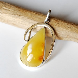 14,1 g Natural Amber Drop Pendant, Untreated Baltic Amber Pendant, Yellow Amber Pendant, Amber And Sterling Silver Pendant, Amber Jewelry