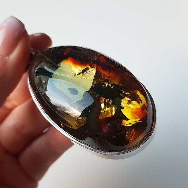 34,1 g Huge Baltic amber pendant, Stunning amber and sterling silver pendant with inclusions, Shiny amber pendant, Large pendant with amber
