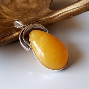 20,8 g Butterscotch natural Baltic amber pendant, Honey amber pendant, Large amber stone, Baltic amber sterling silver pendant, Solid amber