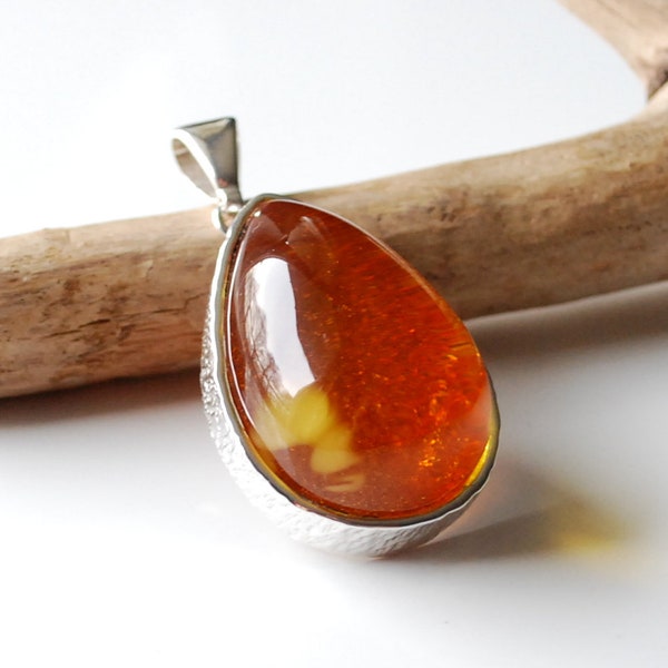 22,7 g Amber pendant with cloud, Gold amber and sterling silver pendant, Cloudy natural Baltic amber stone, Amber jewellery, Cloudy amber