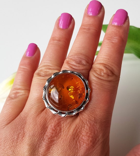 Pre-Owned Oval Green Amber Ring – Judith Hart Jewellers