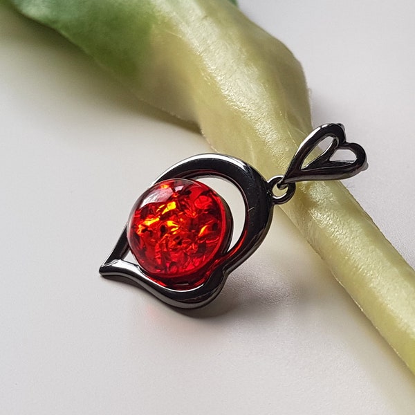 Red Baltic amber heart pendant, Amber drop pendant, Elegant amber jewellery, Amber and ruthenium-plated silver pendant, Red amber