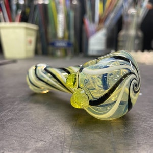 Color Changing Glass Pipe