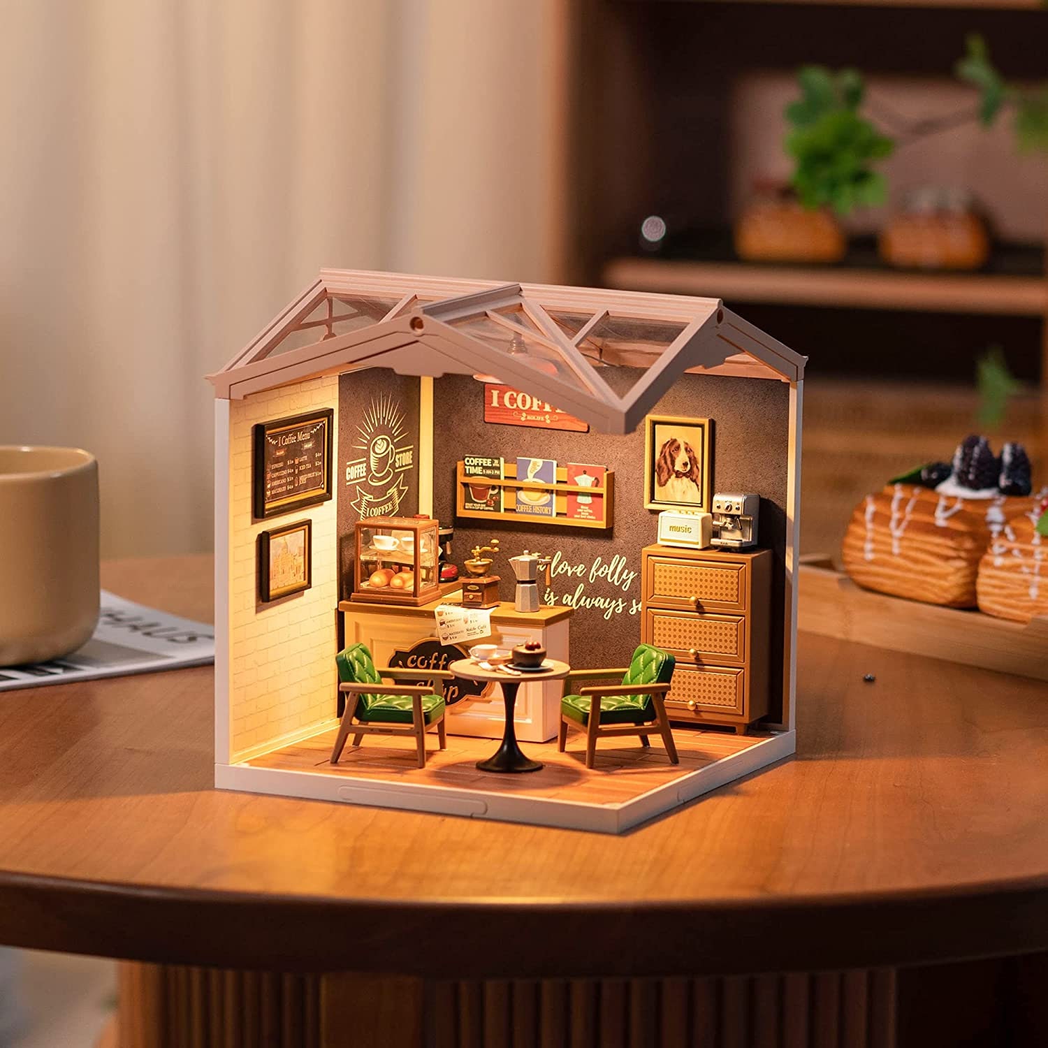 Dollhouse with paper doll no.1 PDF - DailyDoll Shop