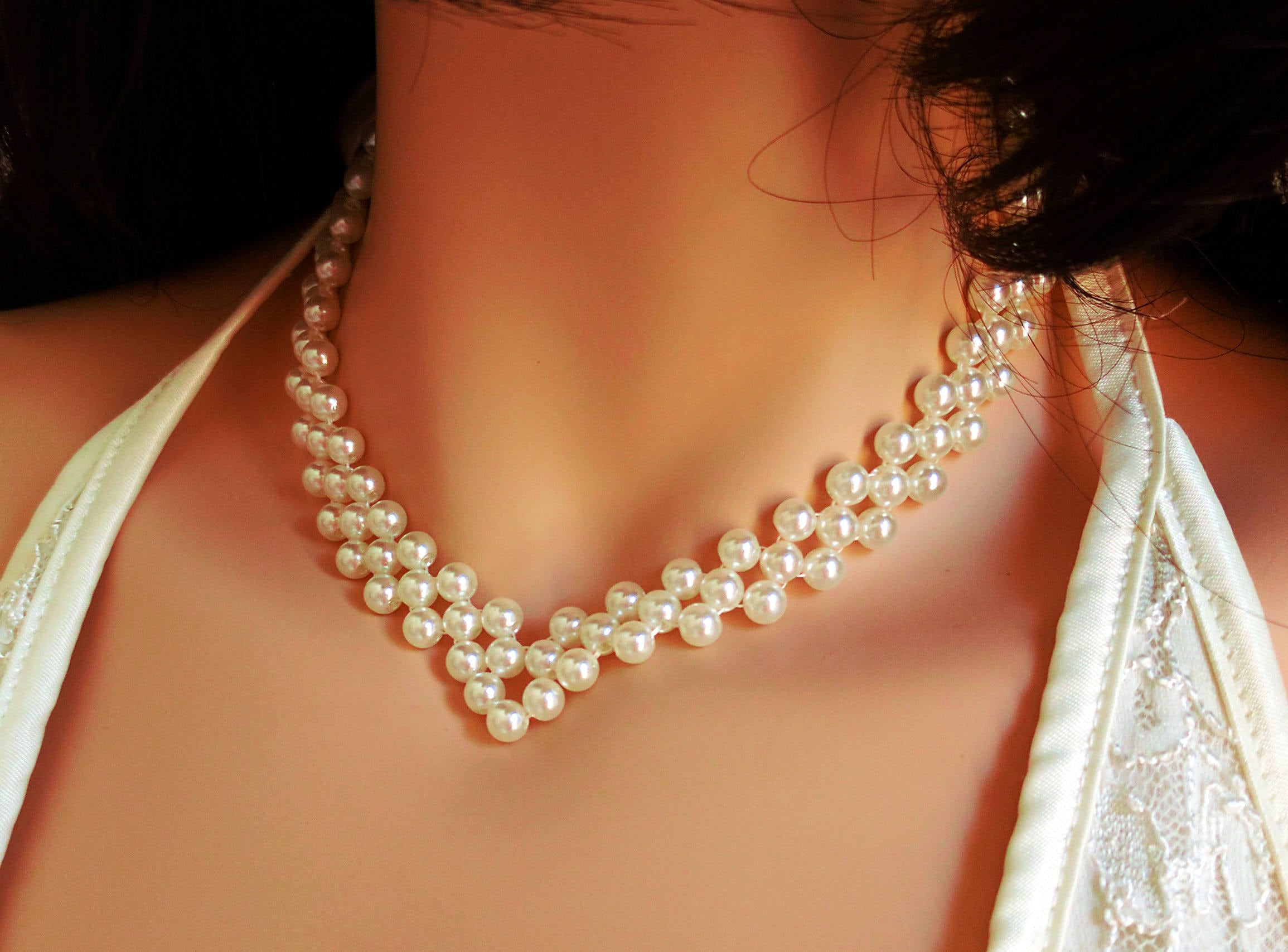 Pearl v necklace discount