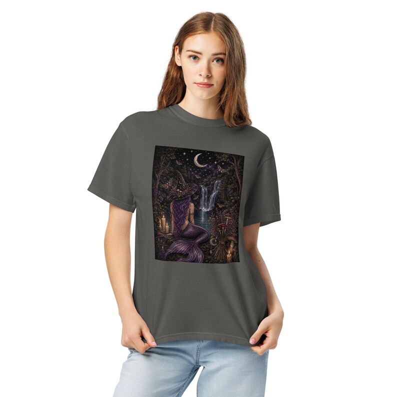 Unisex garment-dyed heavyweight t-shirt