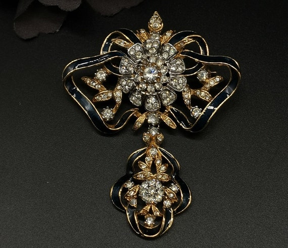 A&s brooch best sale