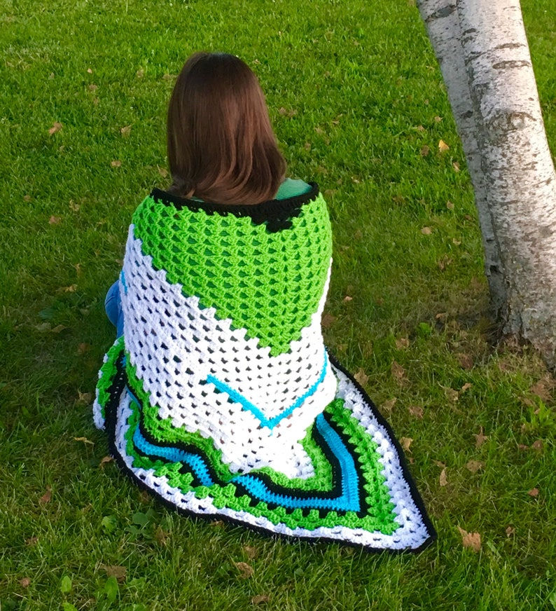 Green Paladin Shawl image 3