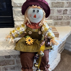 Sitting Scarecrow Decor ~ Halloween, Fall, Harvest and Thanksgiving Decor
