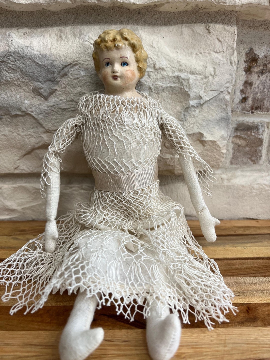 アンティーク雑貨 Antique Bisquedoll C Porcelain Bisque Doll: Hand-painted Face, Lace Gown, Collectible