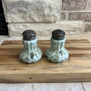 Vintage Opalescent Glass Salt and Pepper Shakers - Floral Design, Mid-Century Kitchen Decor