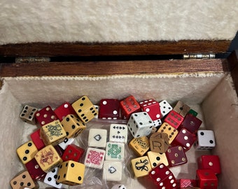 Vintage Dice,Wooden Box Of Dice ~ Vintage baked, Wood and Resin Dice ~ Variety box of dice ~ Wooden Fabric Lined Box ~ Vintage Casino Dice ~