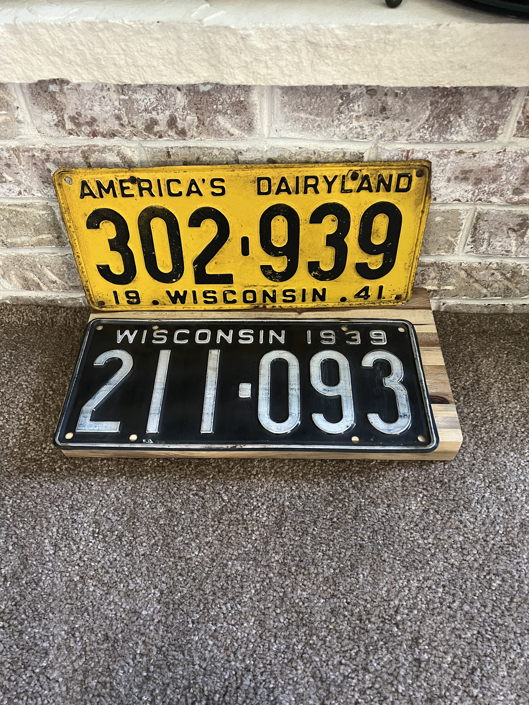 証明書付Louis Toffoli「SOLEIL LEVANT」石版画 値下げ可 Antique Wisconsin License Plates: 1939 Black Plate & 1941 Yellow
