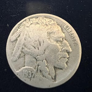 1937 Buffalo Nickel: Vintage US 5 Cent Coin