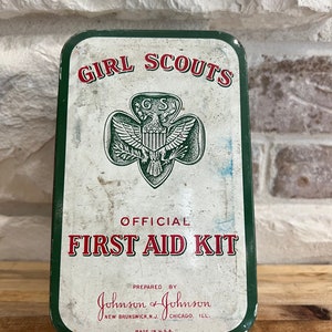 Girls Scouts 1950&#39;s First Aid Kit ~ Johnson and Johnson Metal Tin