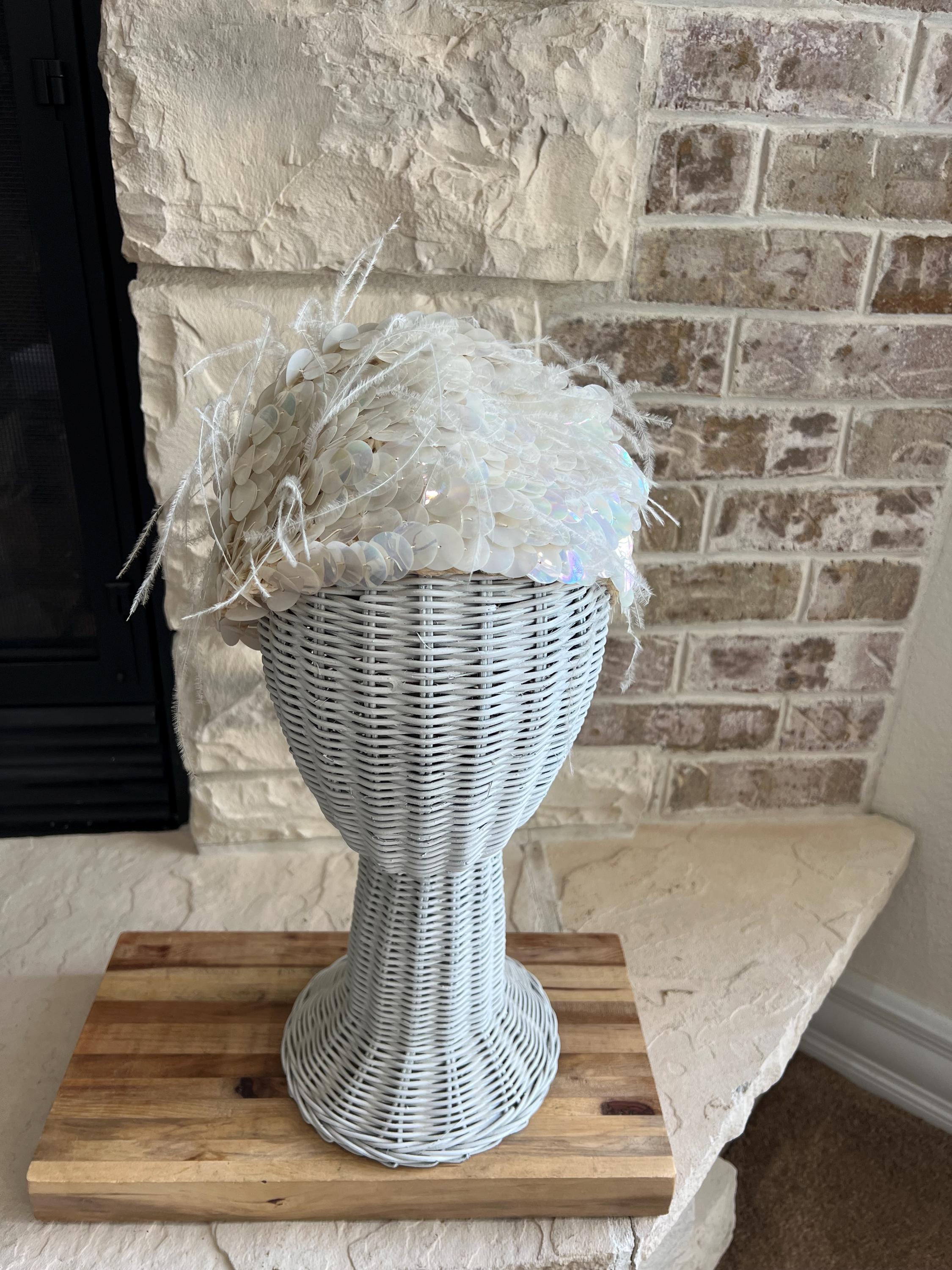 Vintage Don Anderson New York Sequin & Feather Hat - 1950s  display picture 2