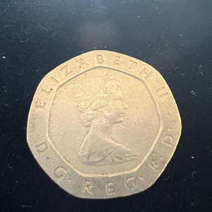 1982 UK 20 Pence Coin - First Year Issue - Queen Elizabeth I| - Vintage British Coin