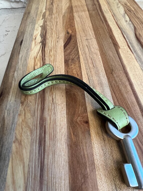 Vintage Fossil Key Keychain: Green Leather Bag Ch… - image 8