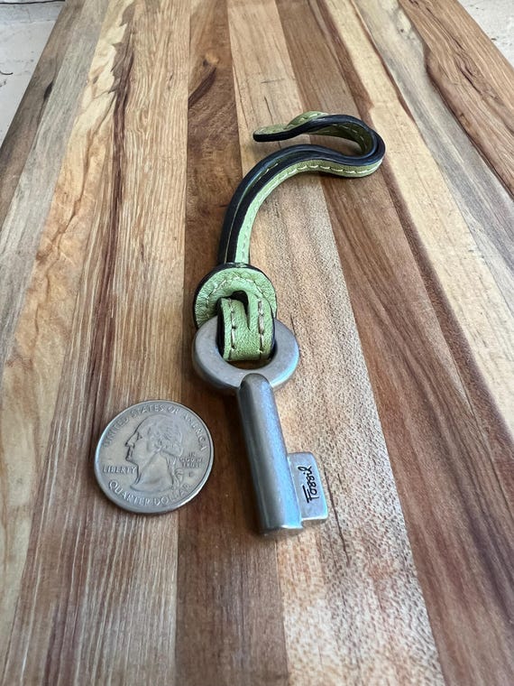 Vintage Fossil Key Keychain: Green Leather Bag Ch… - image 6