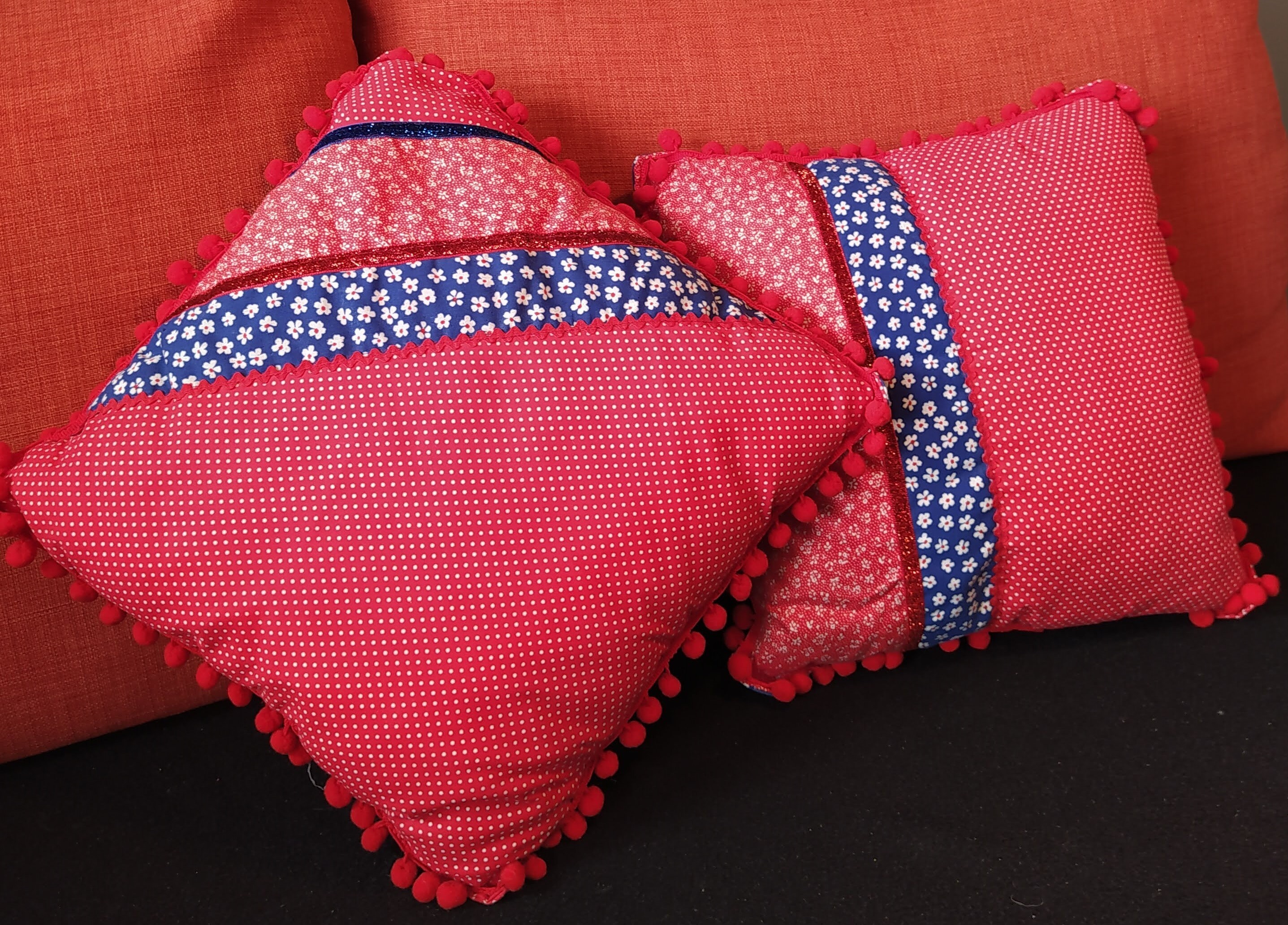 Coussin Rouge et Bleu