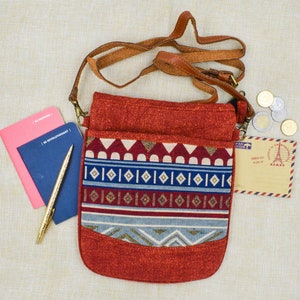 Sac à main hippie à bandoulière, petit sac à main bohème, sac à bandoulière hipster, sac à main tribal, sac de voyage, sac pour passeport, cadeau de Noël, produit thaïlandais.