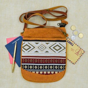 Petit sac à main bandoulière, sac à main tribal, sac à bandoulière hipster, sac à main bohème, sac de voyage, porte-passeport, cadeau pour elle, fait main thaïlandais. Ethnique
