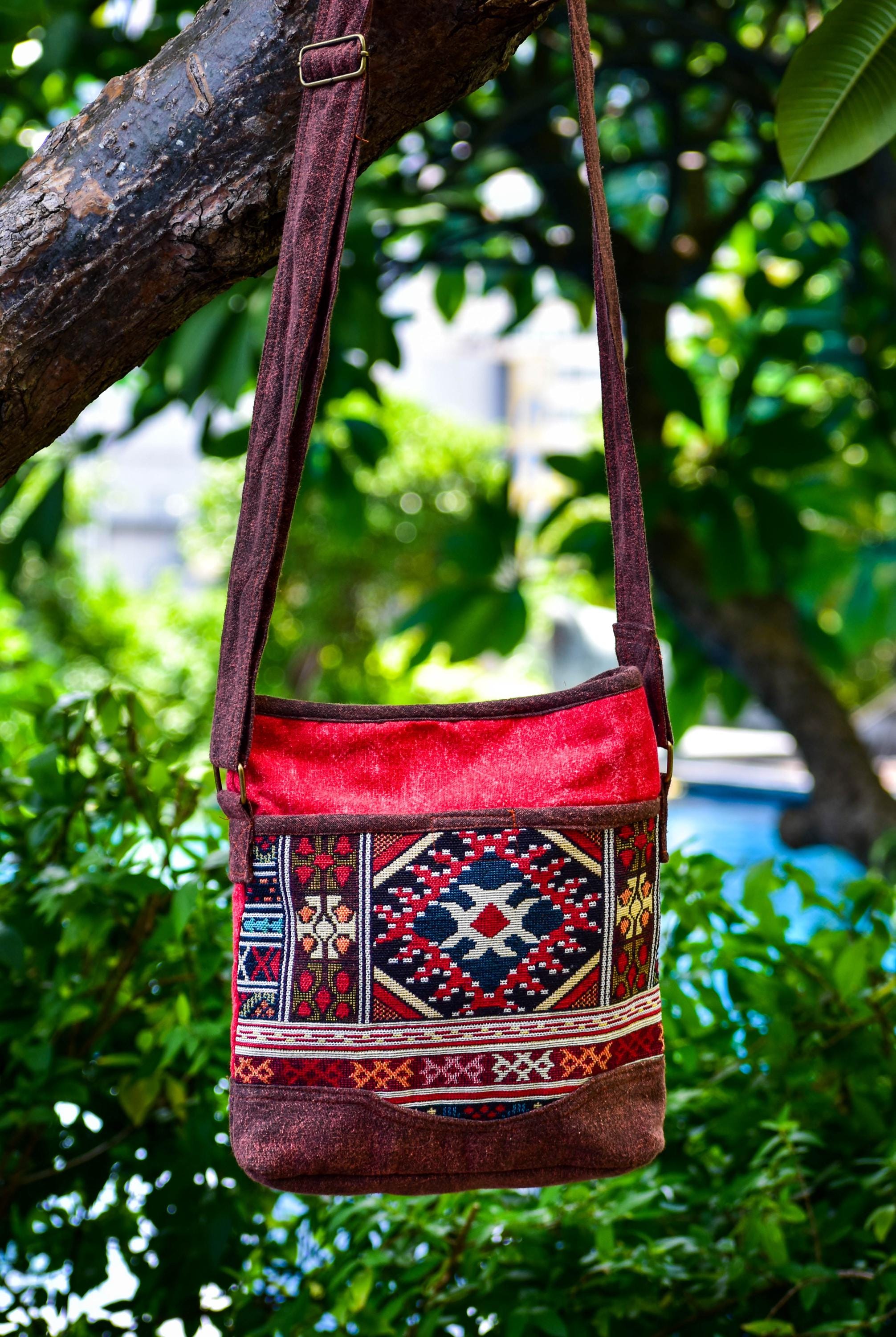 Vintage Kilim Crossbody Bag | shops Wool Tribal Messenger Bag, Purse or Satchel with Antique Woven Belt Strap from India