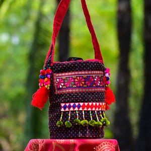 Bolso Hmong, bolso de tapiz boho, bolso hippie, bolso de tribu de las colinas tailandesas, bolso Bobo, bolso mensajero pequeño, bolso boho tejido,