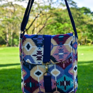 Bolsa de mensajero Southwest American Tribal Style - Crossbody Purse Women - Vegan Ipad bag, Unisex Messenger bag, Crossbody bag women