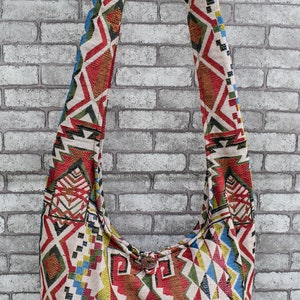 Sling Bag, Geometrische Tasche, Ethno Tasche, Azteken Muster, Thai Tasche, Boho Schultertasche, bunte Schultertasche, Festival Sling Bag, Tribal Tasche