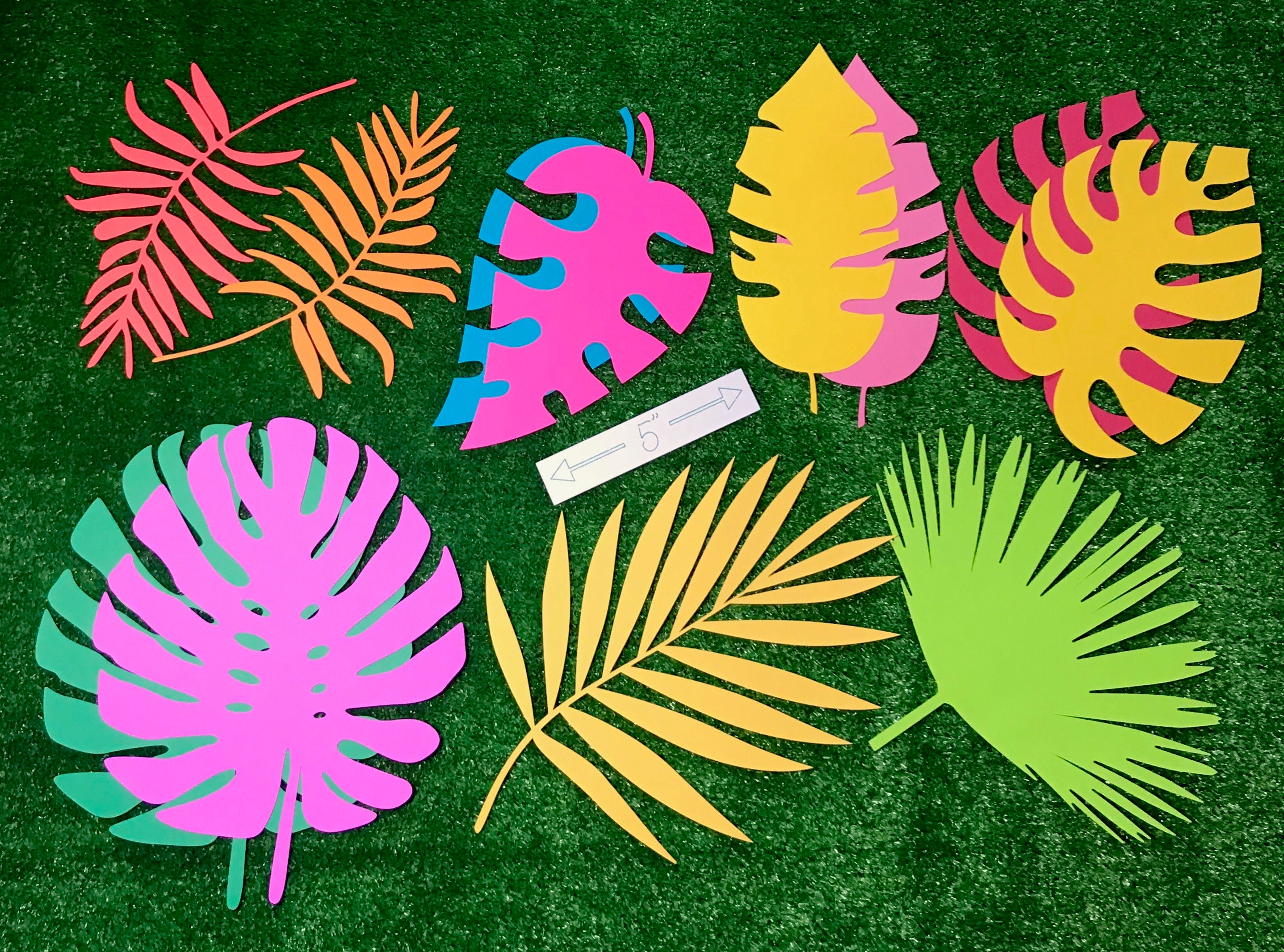 Тропические листья из бумаги. Пальмовый лист из бумаги. Пальмовые листья из бумаги. Объемные листья из бумаги. Пальма из бумаги.