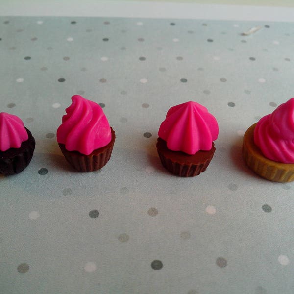 Moules 3D en silicone sous forme de glaçage miniature pour cupcakes de différentes formes et tailles. Moules pour pâte polymère, résine (également UV), plastique.