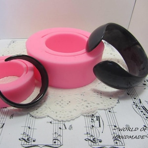 Silicone molds in the form of  Bracelet ( 27*7mm, diameter 61mm) and earring (49*15*5mm) . Mold for epoxy resin