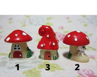 Stampi 3D in silicone per casette di funghi in miniatura di varie forme e dimensioni. Forme per argilla polimerica e plastica.