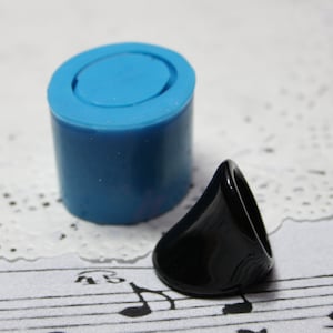 Silicone mold for the ring (22*29*3mm =0,866142*1,14173*0,11811 &quot;). Mold for epoxy resin