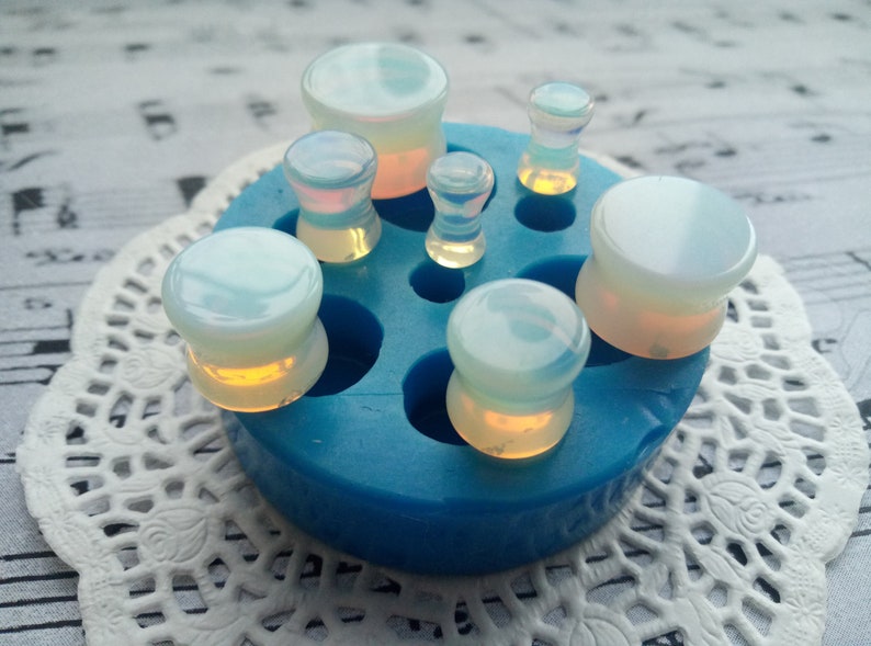 Silicone mold plugs (7 sizes  to choose from) - Round tunnels - Forms for earrings - Molds for epoxy resin, polymer clay 