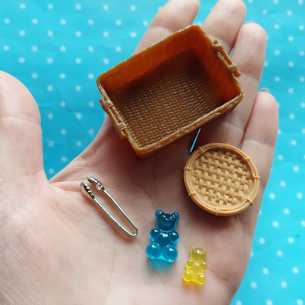 3D silicone molds in the form of miniature Jelly Bears and Kitchen Utensils of various shapes and sizes. Molds for polymer clay and plastic.