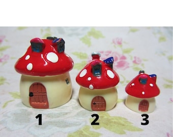 Stampi 3D in silicone per casette a forma di fungo in miniatura di varie forme e dimensioni. Forme per pasta polimerica e plastica.